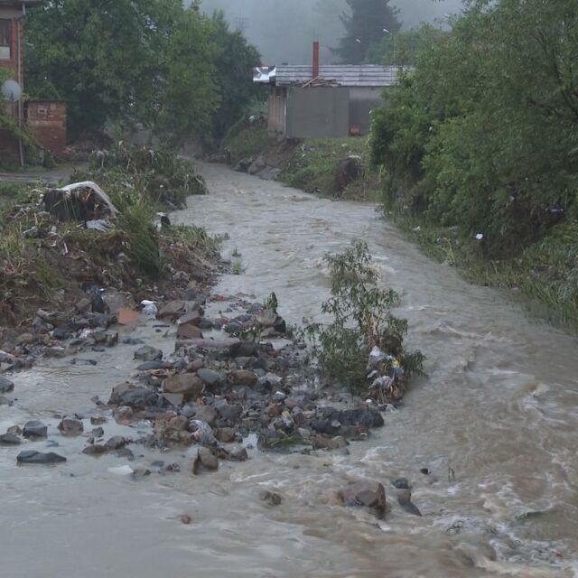 След потопа в Котел: Отпуснати са 30 хиляди лева помощ за пострадалите