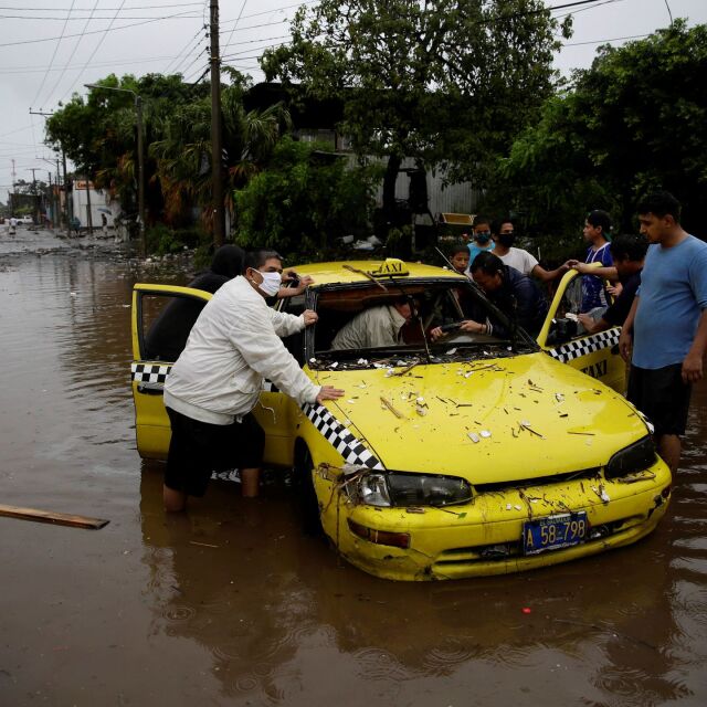 Тропическата буря "Аманда" взе 14 жертви в Гватемала и Салвадор