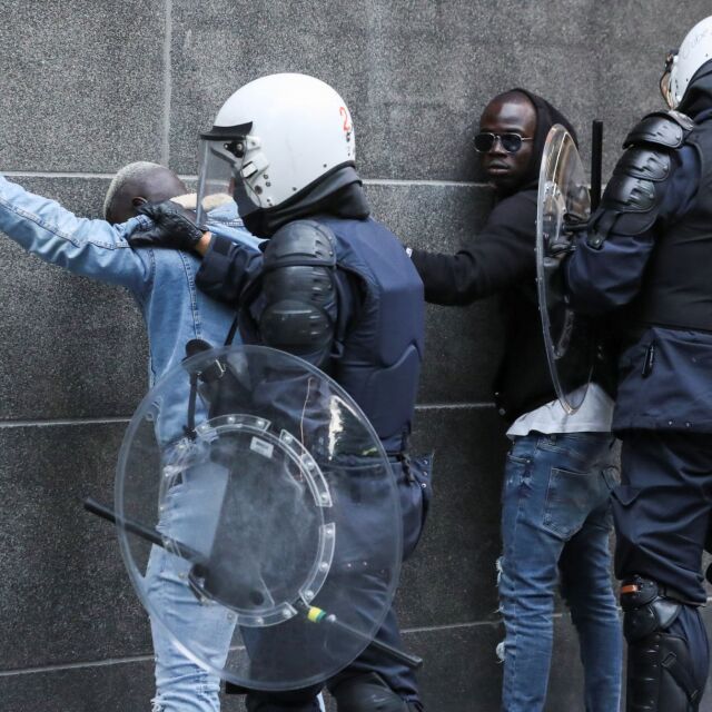 На фона на протестите: Рекорден брой разследвания за полицейско насилие във Франция