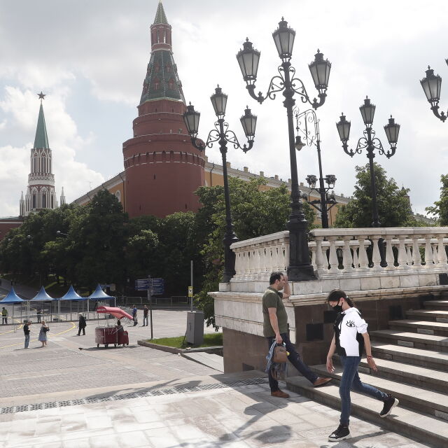 Руснаците ще могат да напускат страната за работа, обучение и лечение в чужбина