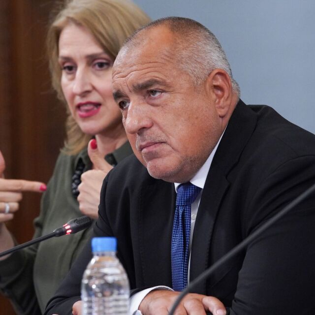 Борисов: Няма да затягаме мерките, по-добре сега да има повече заболели