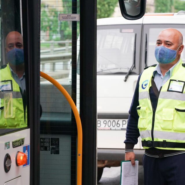 В София продължават масираните проверки за маски в градския транспорт