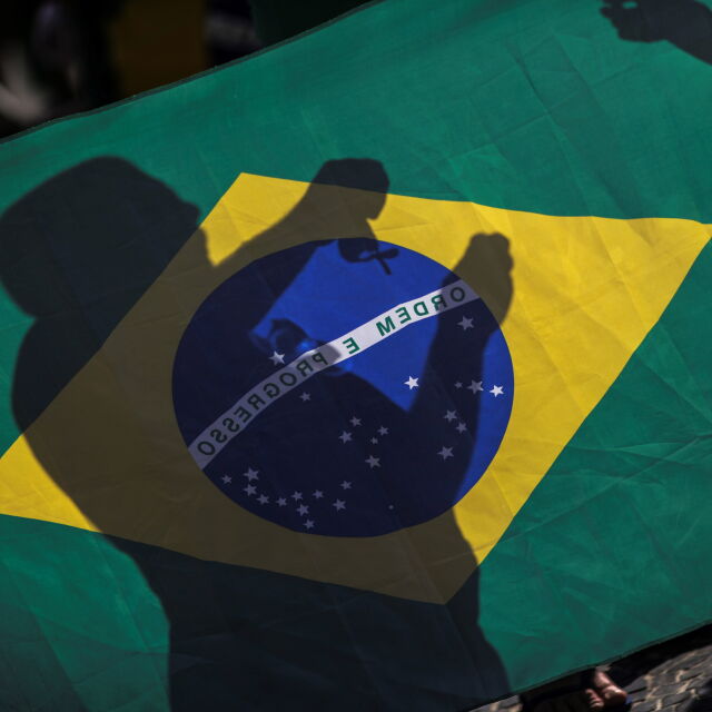 Черна статистика: Над 50 000 вече са смъртните случаи от COVID-19 в Бразилия