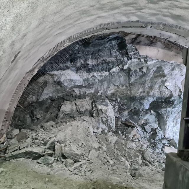 Трима работници пострадаха при срутване в тунел „Железница“ (ОБЗОР)
