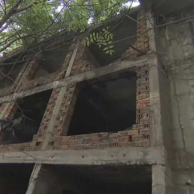 Опасна сграда до центъра на София: Живеещи в района искат да бъде съборена