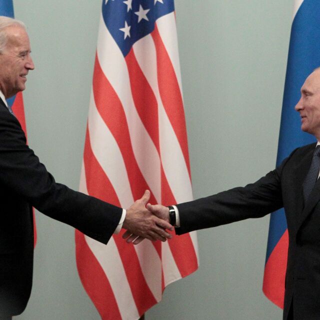 Путин и Байдън се срещат „на четири очи“ 