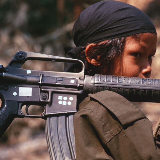 ООН: Повече от 8500 деца са били използвани като войници през 2020 г.