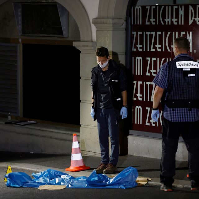 Версиите за атаката с нож във Вюрцбург: Нападателят е бил в амок или терорист