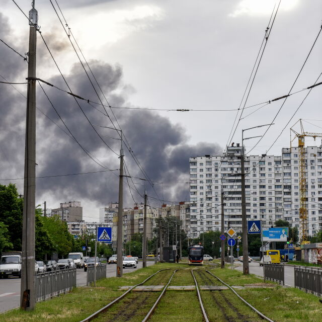 Силни експлозии в Киев, Москва съобщава за обстрел в Донецк 