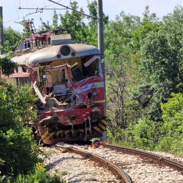 Катастрофата с влак: Установява се дали сигнализацията на прелеза е работила при инцидента