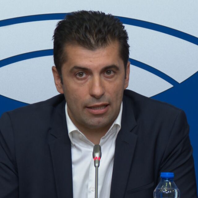 Петков: Имало е слотове в Гърция, но служебният кабинет избра да вземе само един кораб