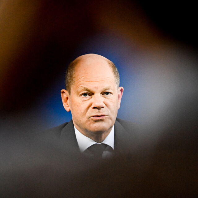  Предсрочният избор: Социалдемократите издигнаха още веднъж Олаф Шолц 