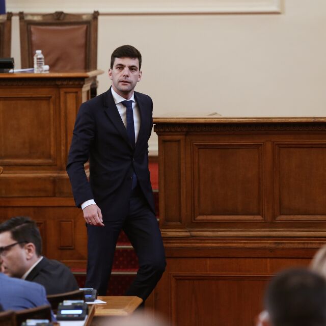 Никола Минчев вече не е председател на Народното събрание