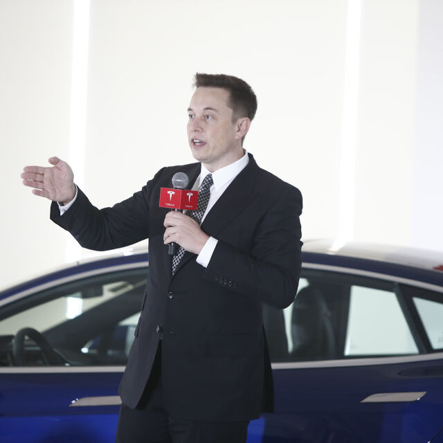 Мъск направи най-голямата продажба на акции на Tesla 