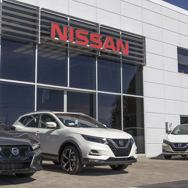 И Nissan спира производството си Русия 