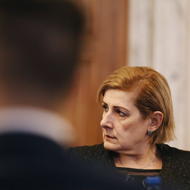 Елена Гунчева няма да напуска НС, става независим депутат