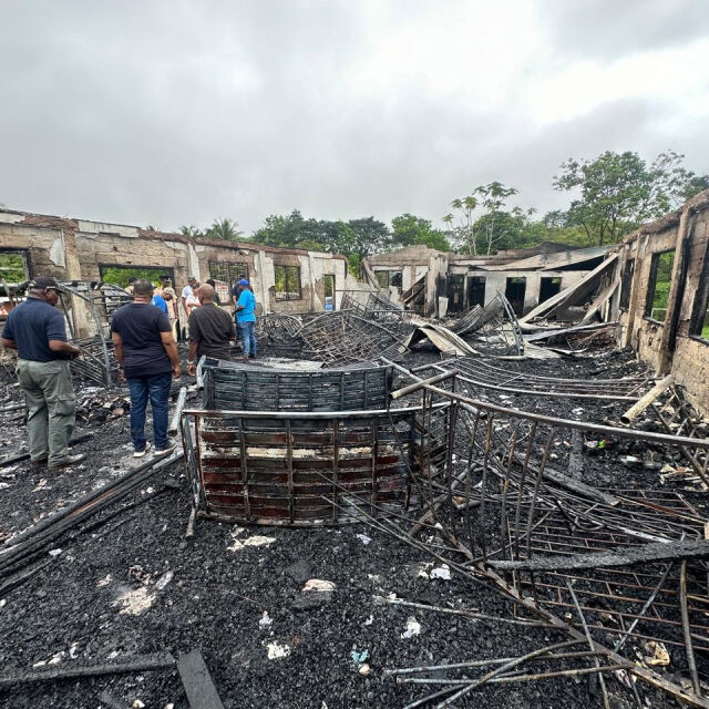 20 обгорени тела: Тийнейджърка подпали общежитието на училището си като отмъщение към директора