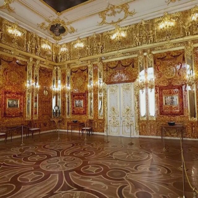 Перлата в короната на Екатерининския дворец: Кехлибарената стая 20 г. след реставрацията (ВИДЕО)
