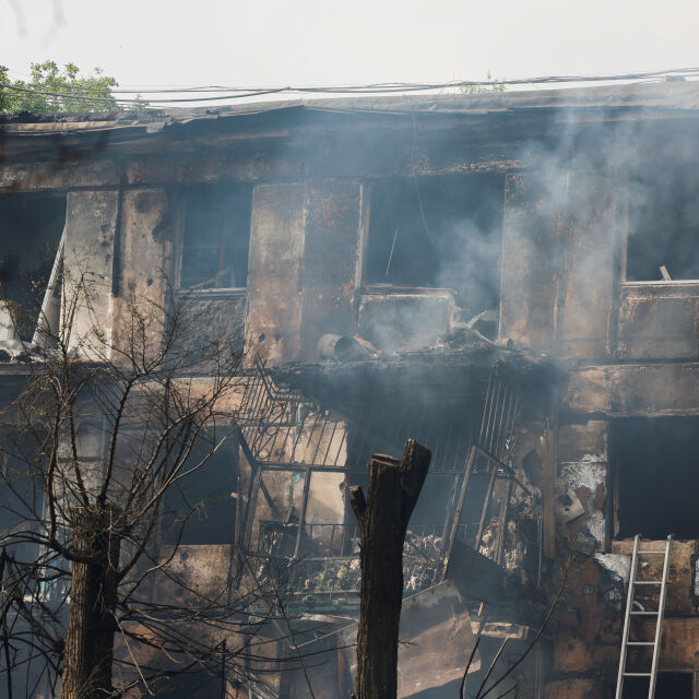 Руски удари по жилищна сграда в Украйна: Търсят затрупани хора под развалините