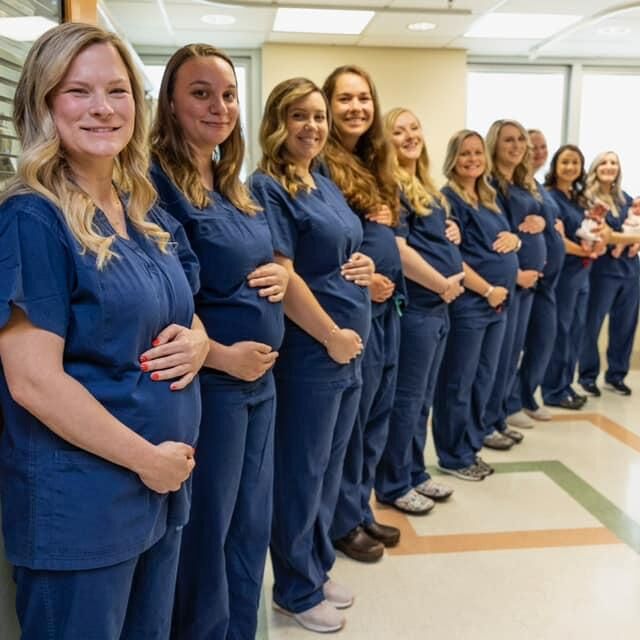 Бейбибум! 12 служителки в болница са бременни по едно и също време