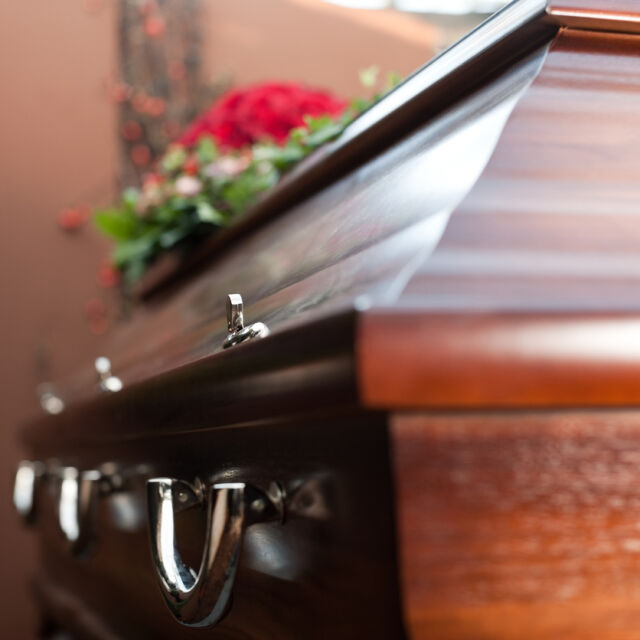 „Този път майка ми наистина умря“: Почина „възкръсналата“ на погребението си жена