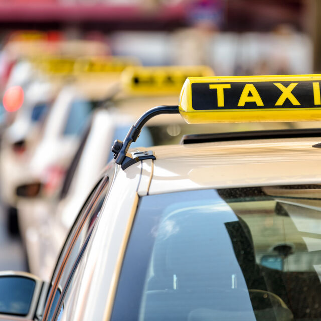 Защо такситата са жълти в толкова много страни?