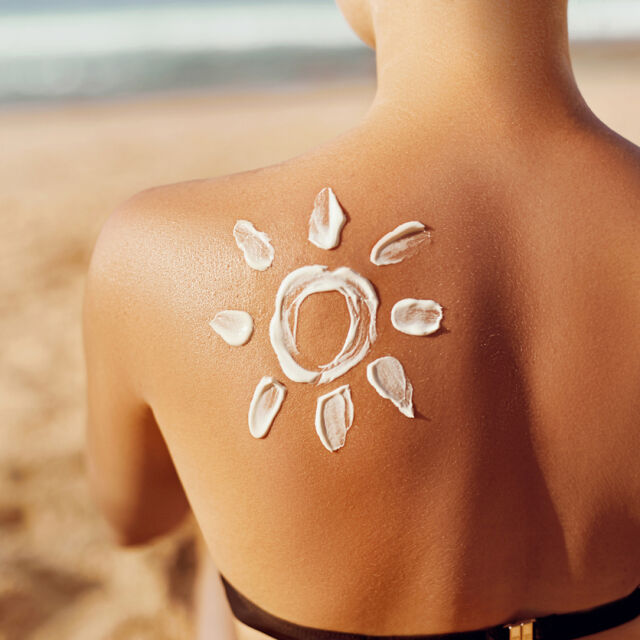 Прекаленият „флирт“ със слънцето: Как да не изгорим на плажа