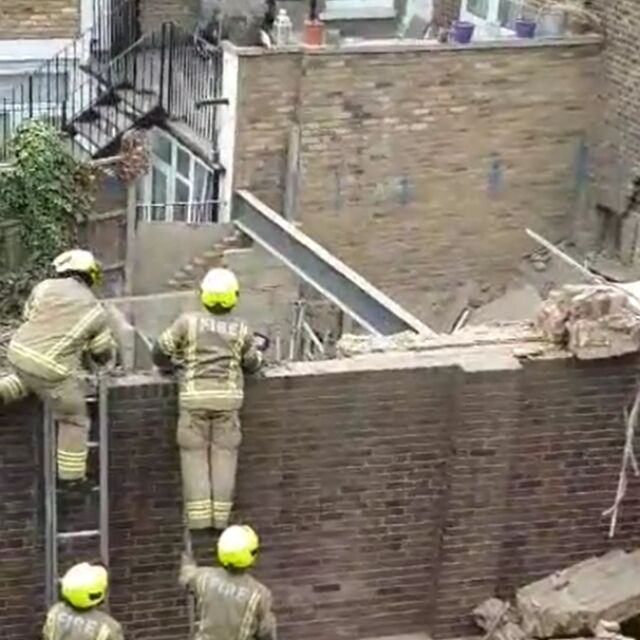 Триетажна сграда се срути в Лондон (ВИДЕО)