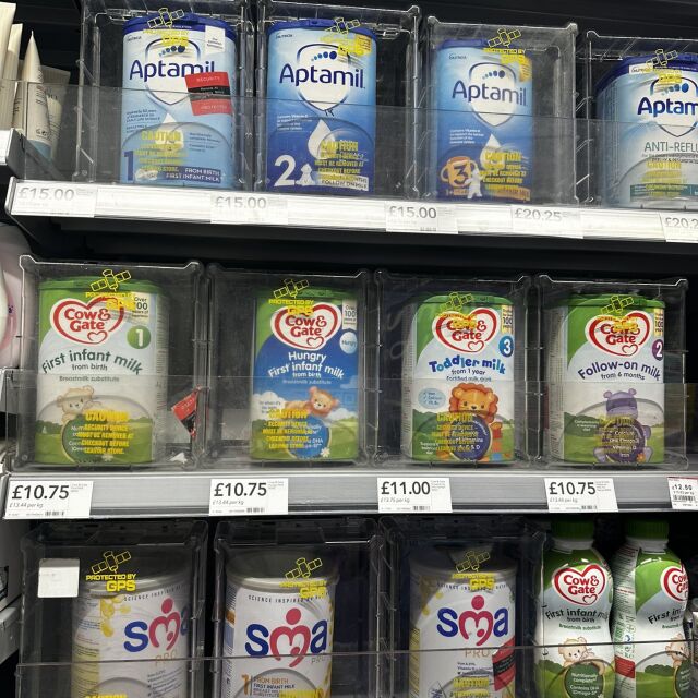 "Под ключ": Магазини заключват бебешкото мляко в Англия