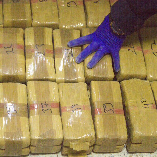 6,5 тона кокаин са открити в пратки с банани между Колумбия и Испания (ВИДЕО)