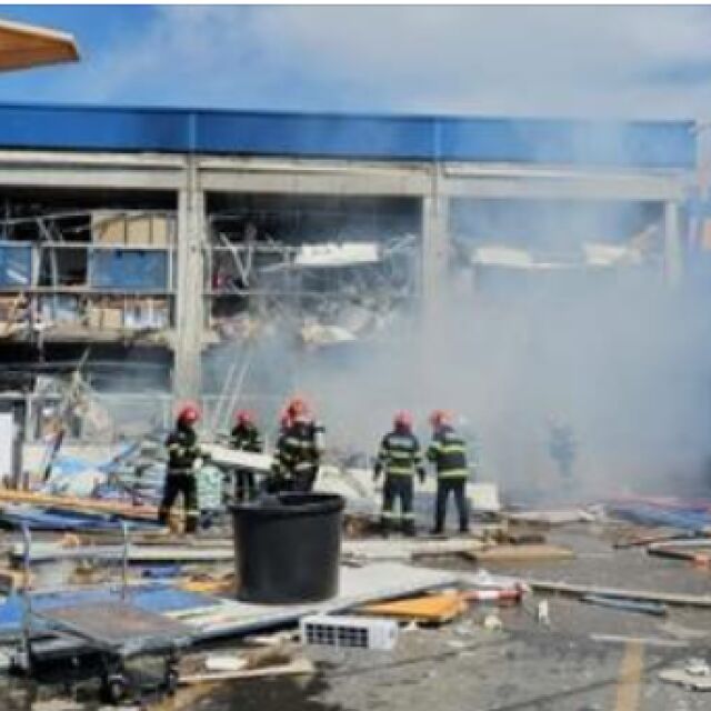  Силна детонация и пожар в мол в Румъния: Има доста ранени (ВИДЕО) 