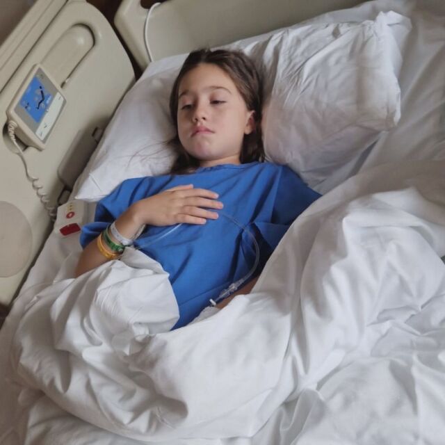 Помощ за Никол: 9-годишното момиче се бори с тежко онкологично заболяване 