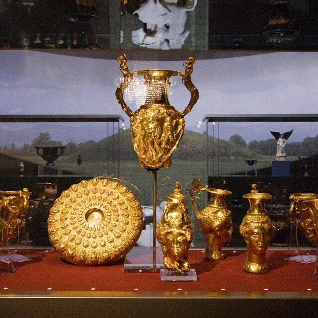 Министърът на културата: Мястото на Панагюрското съкровище е в НИМ, то е собственост на държавата
