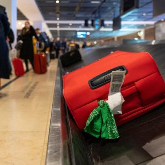 Панделки на куфара: Авиокомпаниите предупреждват, че това е проблем 