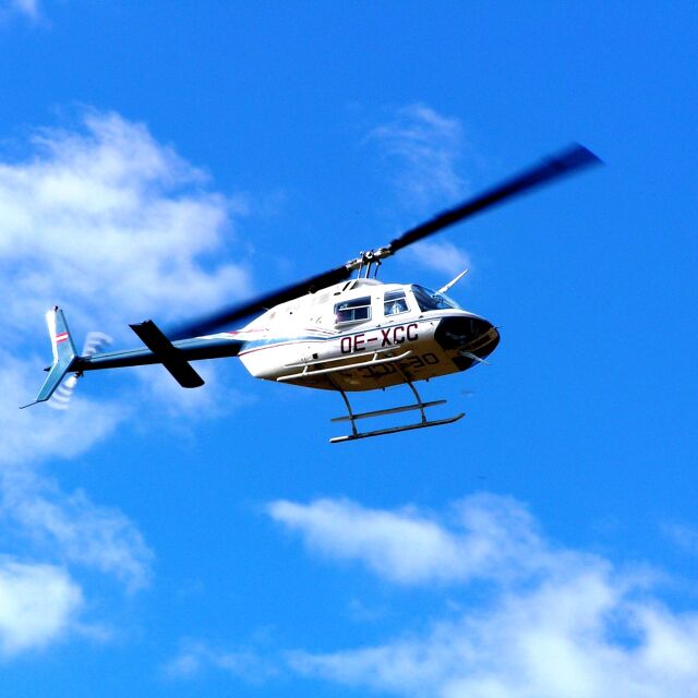 Дезинфектират ямболския квартал „Райна Княгиня“ от въздуха с хеликоптер