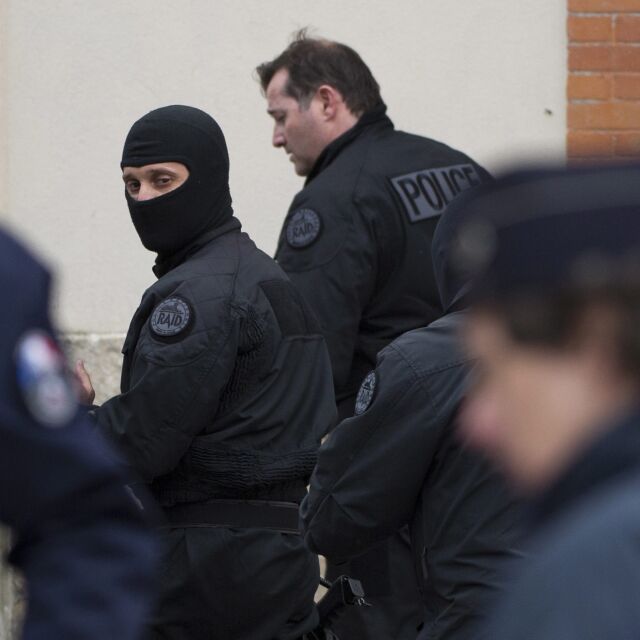 Във Франция арестуваха мъж, подготвял нападение срещу Еманюел Макрон 