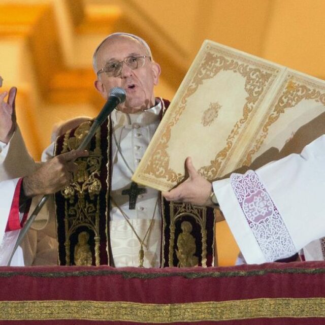 Аржентинският кардинал Хорхе Берголио е новият папа