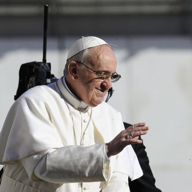 Папата заклейми фалшивите новини