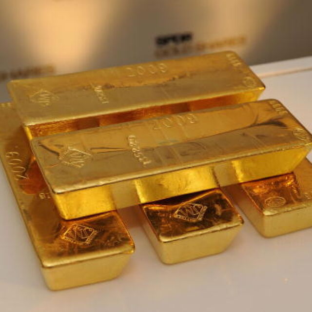 Цената на златото надхвърли $2000 за първи път