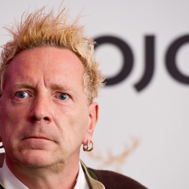 Ексвокалистът на Sex Pistols ще пее в Китай
