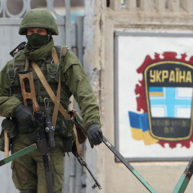 Русия изтегля част от военните си части от Крим