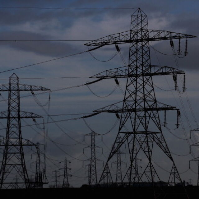 Депутатите наложиха едномесечен мораториум на цената на тока