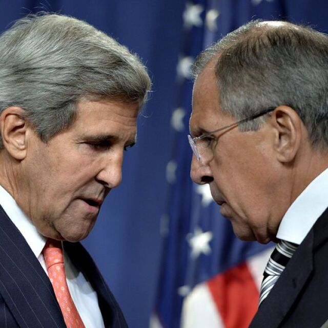 Лавров и Кери обсъдиха по телефона преговорите за иранската ядрена програма