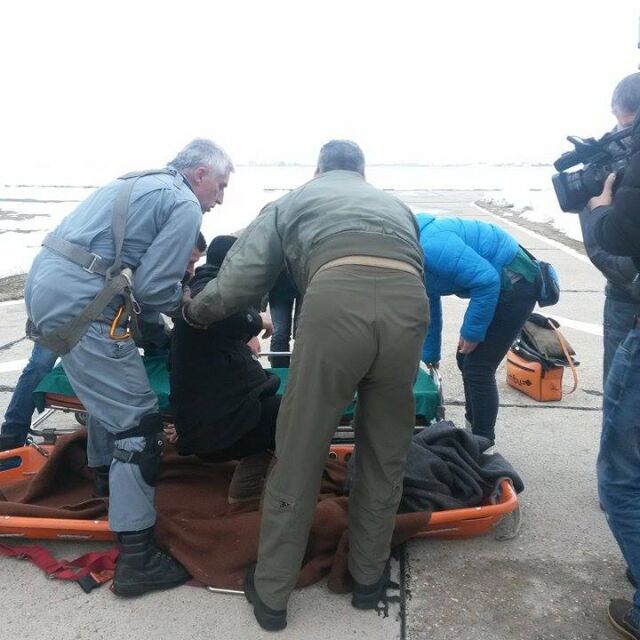 Бременна жена - спасена от бедствието в Ардино (СНИМКИ и ВИДЕО)