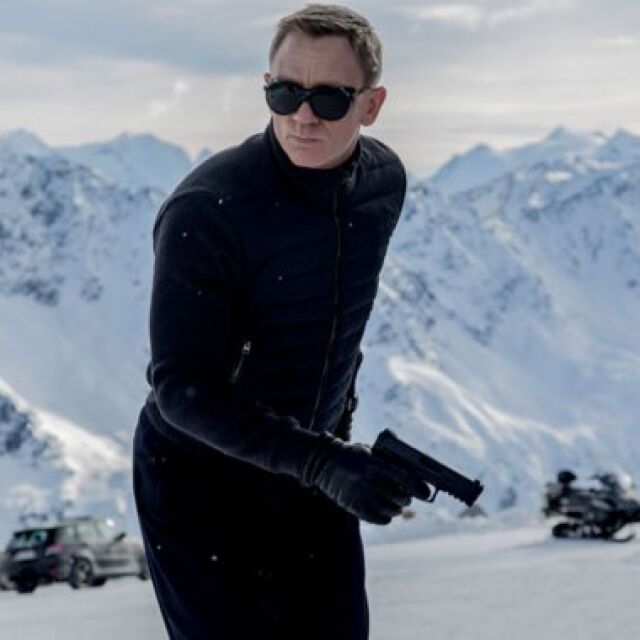 007 на Даниел Крейг е най-добрият комарджия от поредицата