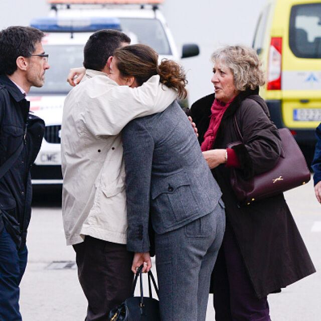 Кои са жертвите на самолетната катастрофа във Франция