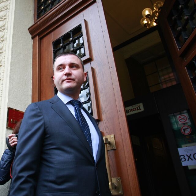 Шефът на БНБ хвърля оставка тази седмица, обеща Горанов 