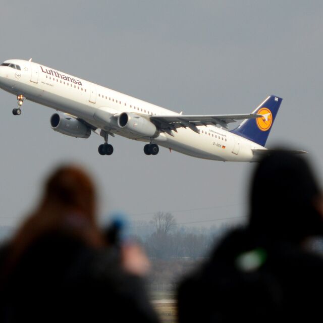 Пътници не се страхуват да летят след катастрофата във Френските Алпи