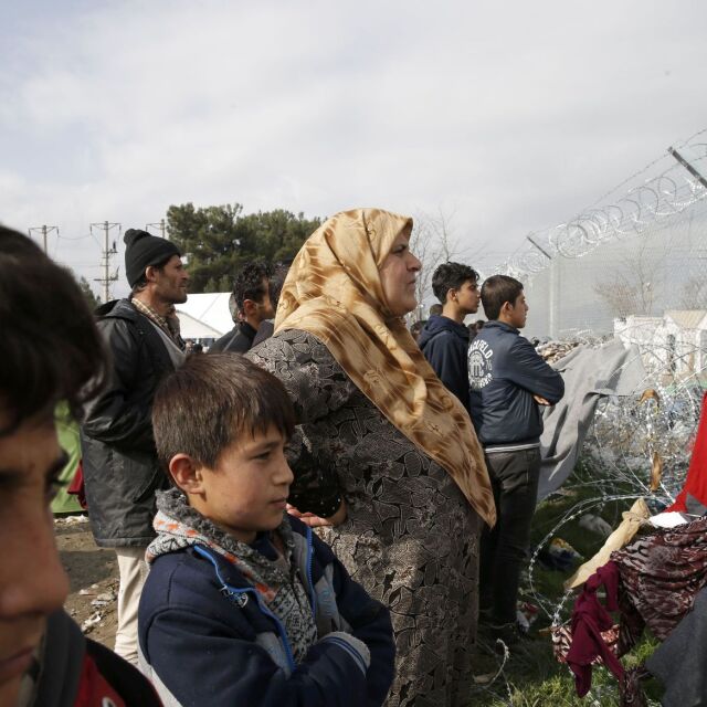 Гърция не проверявала данни на мигрантите заради "бъг в софтуера"