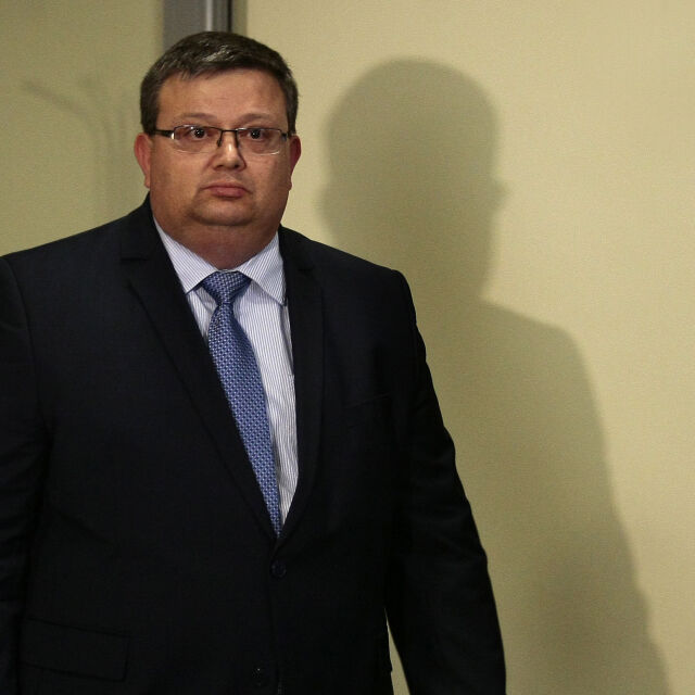 Цацаров поиска имунитета на депутат от ДПС